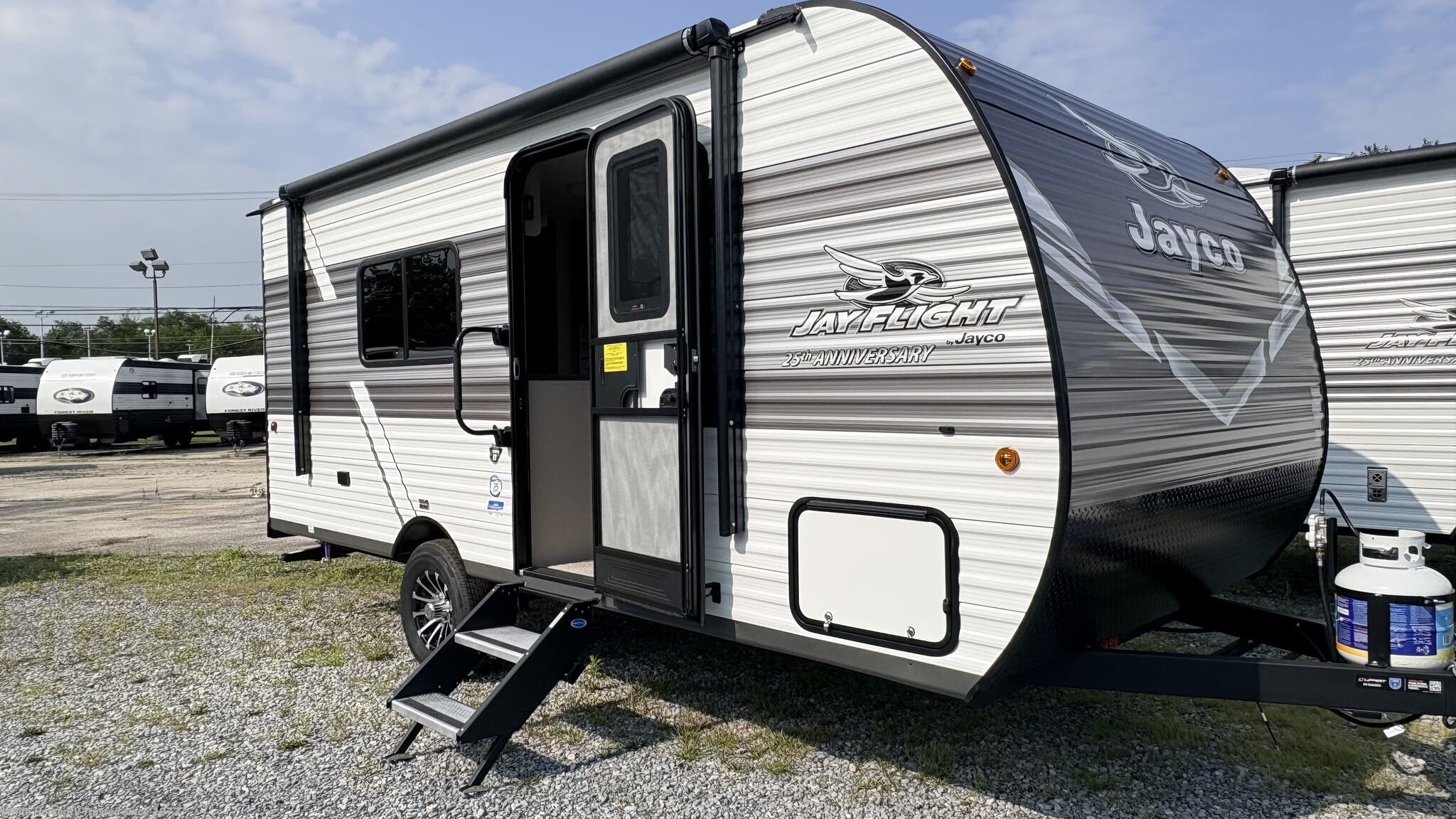 New 2027 Jayco Jay Flight 175FQW available in Williamstown, New Jersey