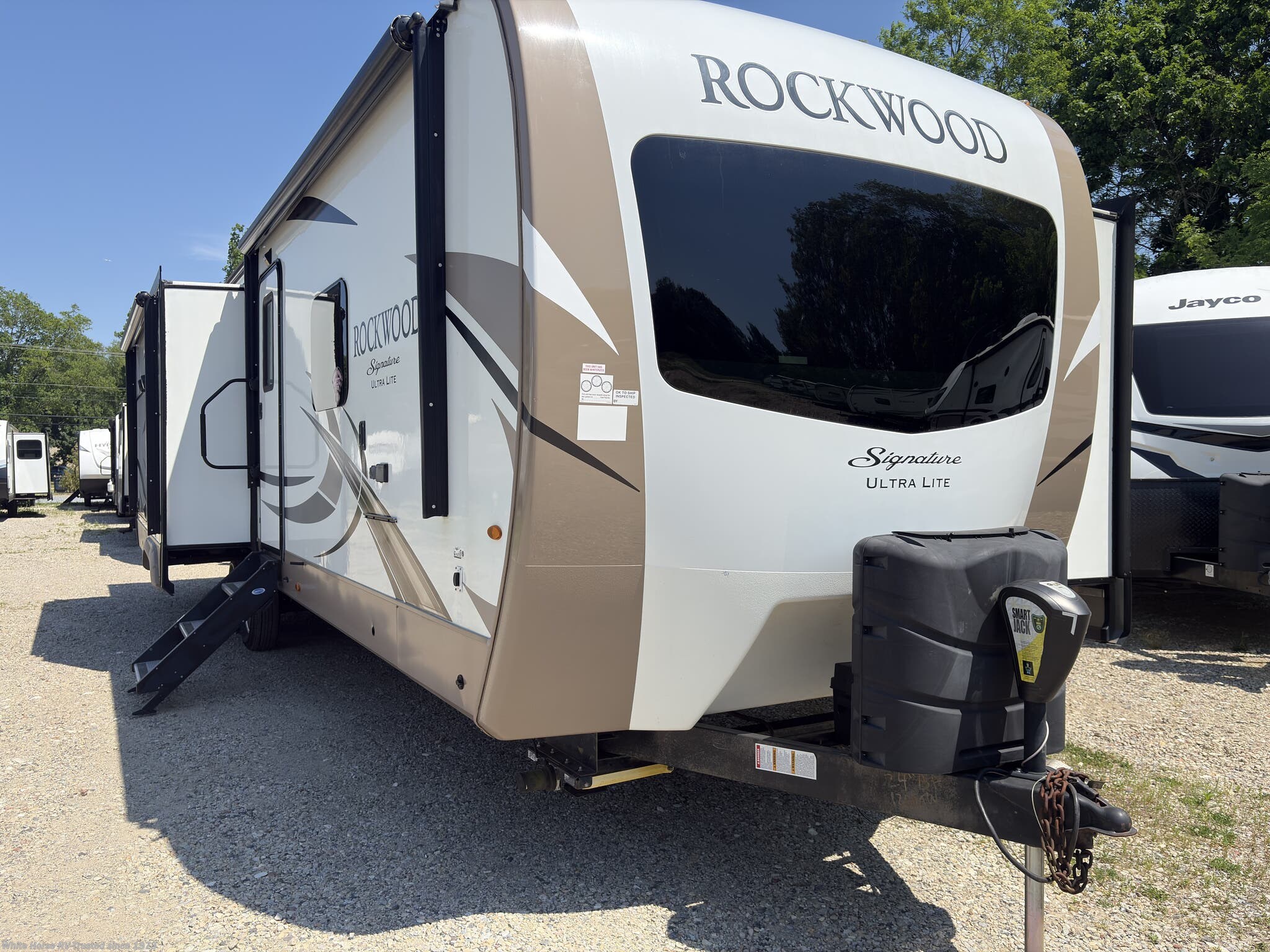 Used 2018 Forest River Rockwood Signature Ultra Lite 8328BS available in Williamstown, New Jersey