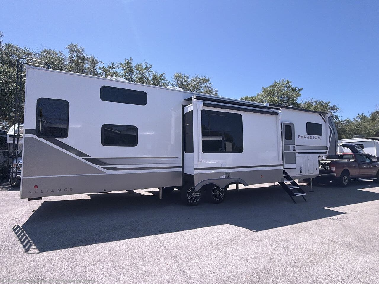 New 2026 Alliance RV Paradigm 395DS available in Longs, South Carolina