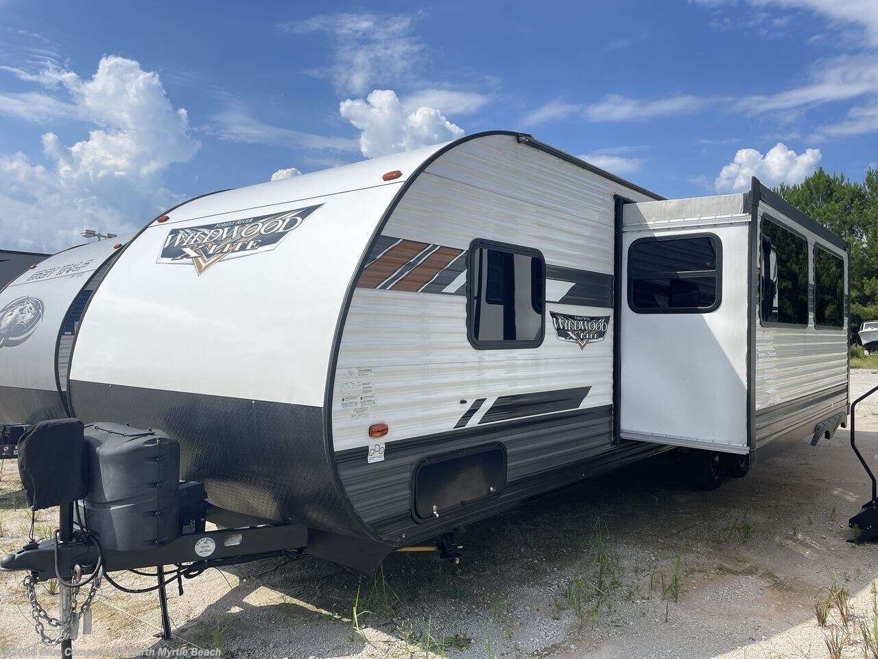 Used 2022  Forest River Wildwood 273QBXL by Forest River from Blue Compass RV North Myrtle Beach in Longs, SC