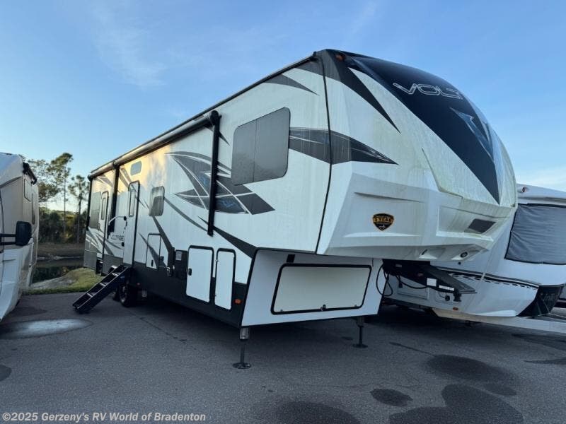 Used 2019 Dutchmen Voltage 3705 available in Bradenton, Florida