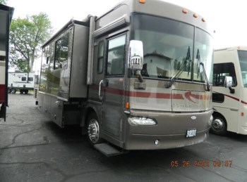 Used 2007 Itasca Meridian 39 k available in Rockford, Illinois