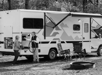 New 2027 Winnebago Sunflyer 28MB available in Rockford, Illinois