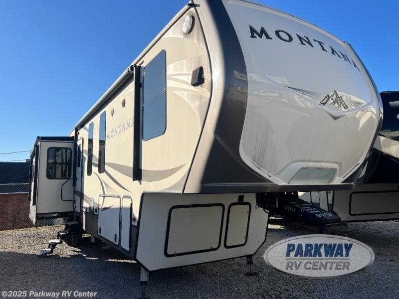 Used 2017 Keystone Montana 3950 BR available in Ringgold, Georgia