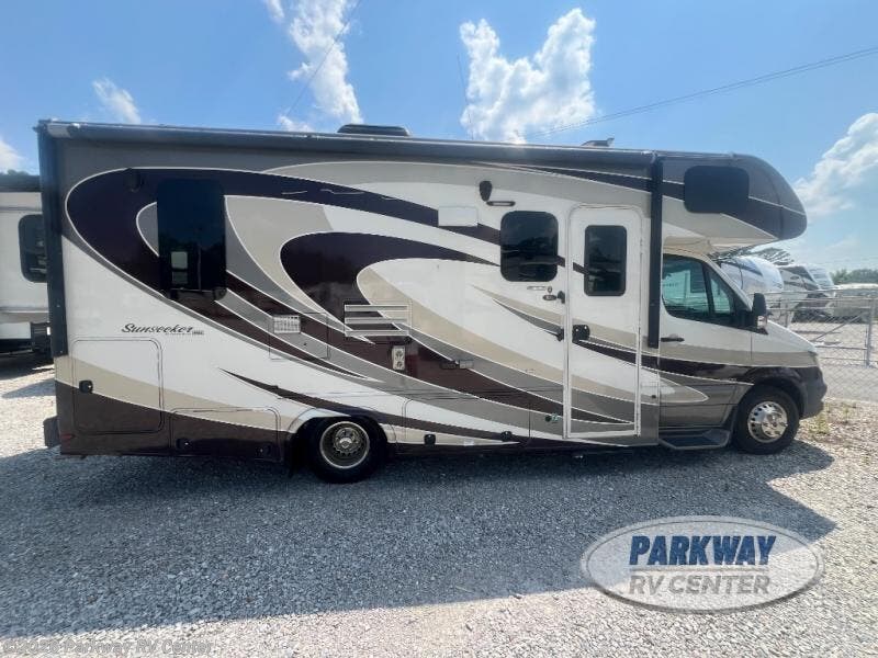 Used 2017 Forest River Sunseeker MBS 2400R available in Ringgold, Georgia