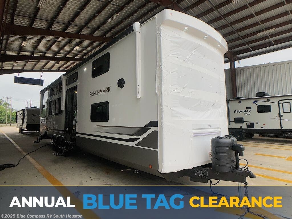 New 2025 Alliance RV Benchmark 44LFT available in Alvin, Texas