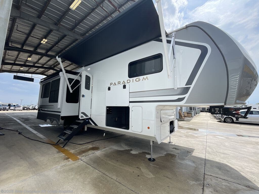 New 2025 Alliance RV Paradigm 310RL available in Alvin, Texas