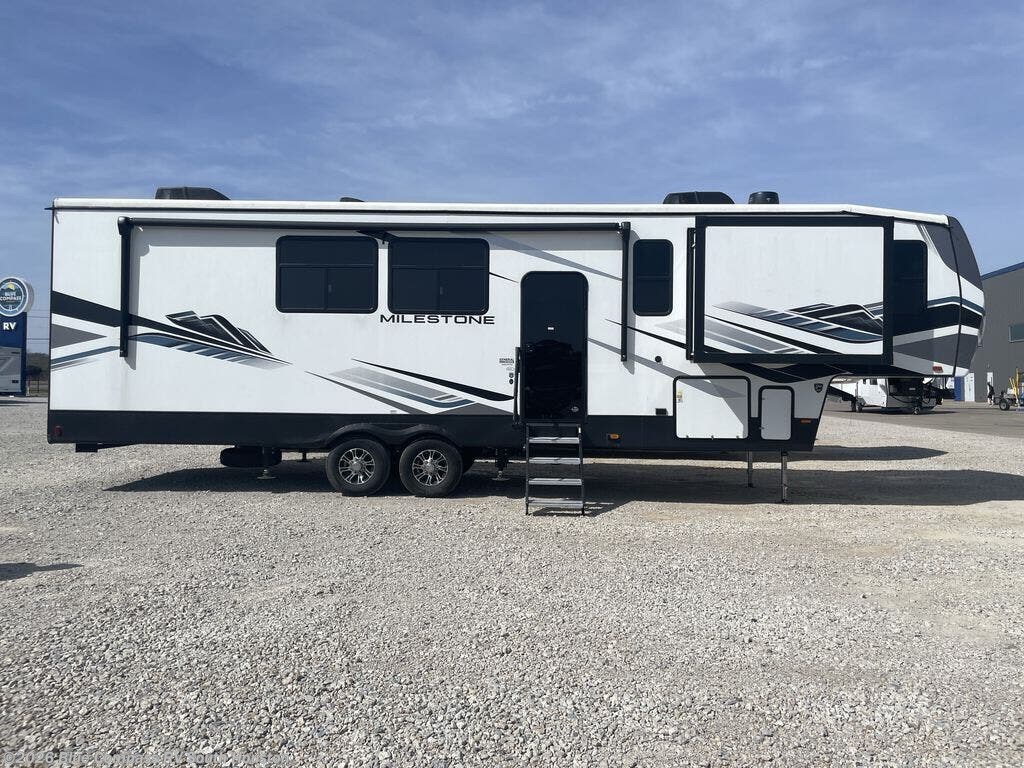 Used 2024 Heartland Milestone 321FL available in Alvin, Texas