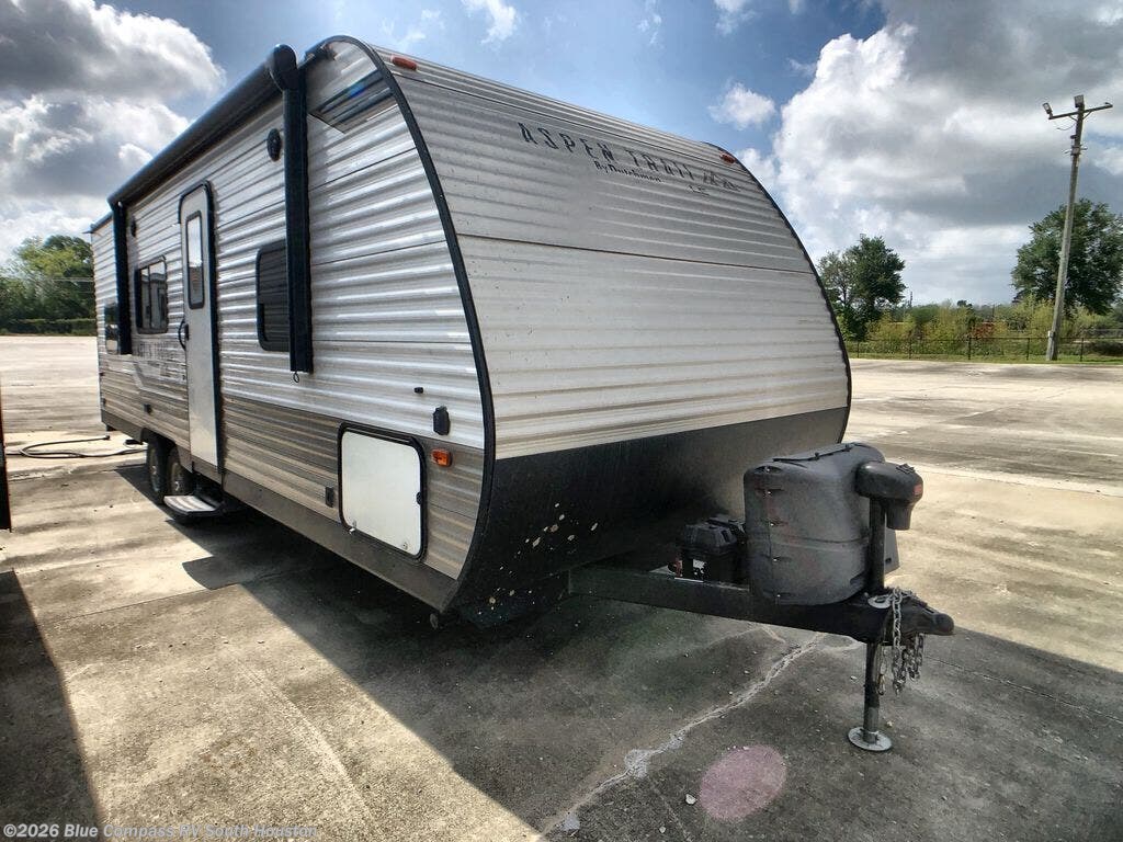 Used 2020 Dutchmen Aspen Trail 25BH available in Alvin, Texas