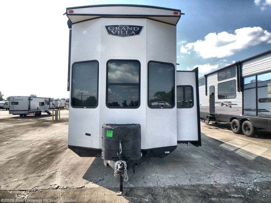 Used 2021 Forest River Salem Grand Villa 42DL available in Alvin, Texas