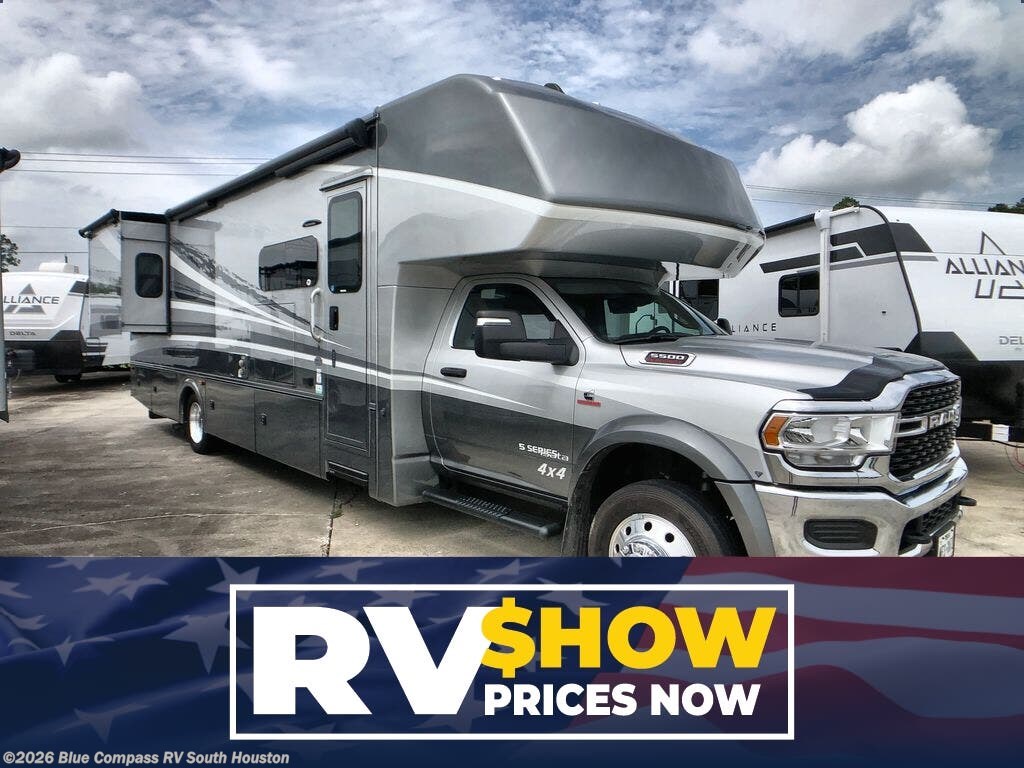 Used 2025 Dynamax Corp  ISATA 34DSD4X4 available in Alvin, Texas