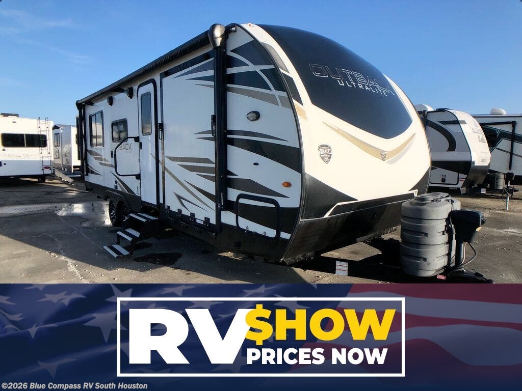 Used 2022  Keystone Outback Ultra Lite 240URS by Keystone from Blue Compass RV South Houston in Alvin, TX