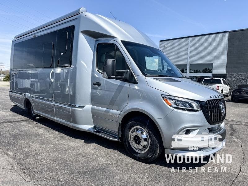 New 2026 Airstream Atlas 25MS Murphy Suite available in Grand Rapids, Michigan