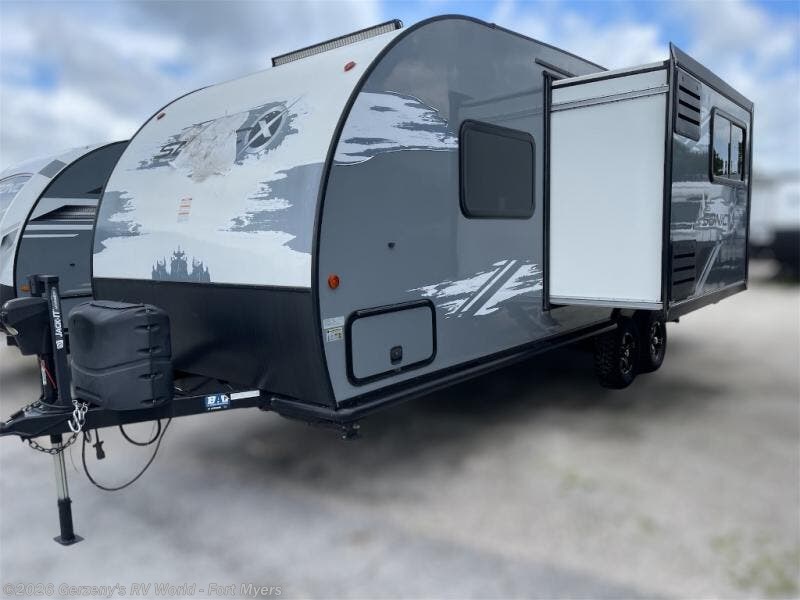 Used 2023 Venture RV Sonic X SN211VDBX available in Fort Myers, Florida