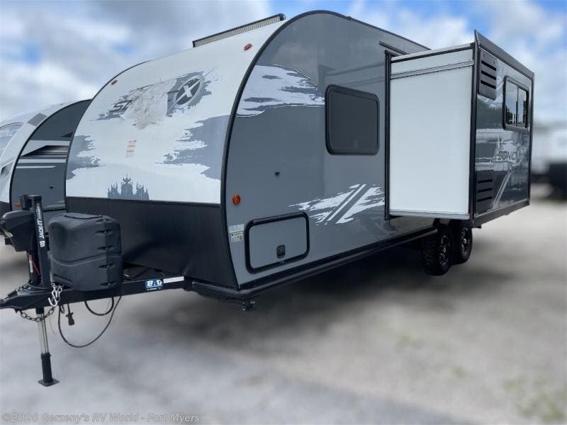 Used 2023 Venture RV Sonic X SN211VDBX available in Fort Myers, Florida
