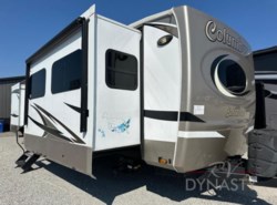 Used 2019 Palomino Columbus Castaway 86FK available in Bunker Hill, Indiana