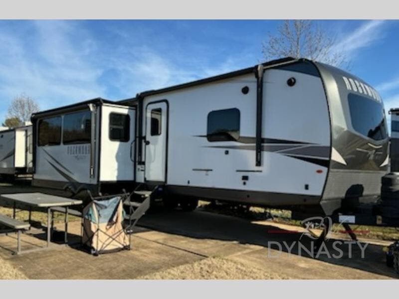 Used 2024 Forest River Rockwood Ultra Lite 2906BS available in Bunker Hill, Indiana