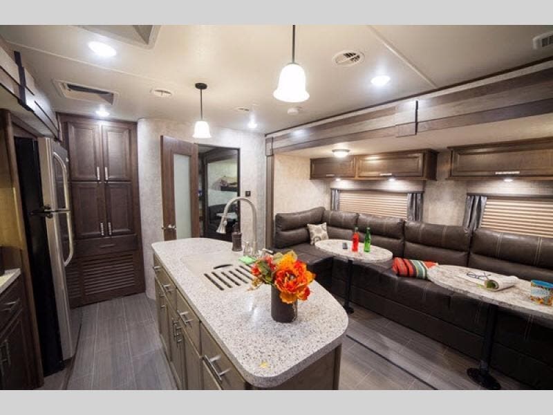 Used 2018 Highland Ridge Mesa Ridge MR310BHS available in Bunker Hill, Indiana