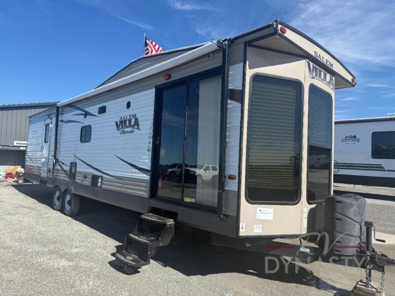 Used 2017 Forest River Salem Villa Series 353FLFB Classic available in Bunker Hill, Indiana