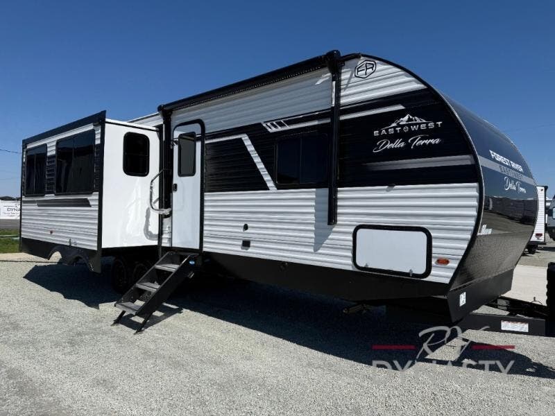 New 2027 East to West Della Terra 272RL available in Bunker Hill, Indiana