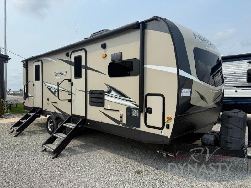 Used 2020 Forest River Flagstaff Super Lite 26FKBS available in Bunker Hill, Indiana