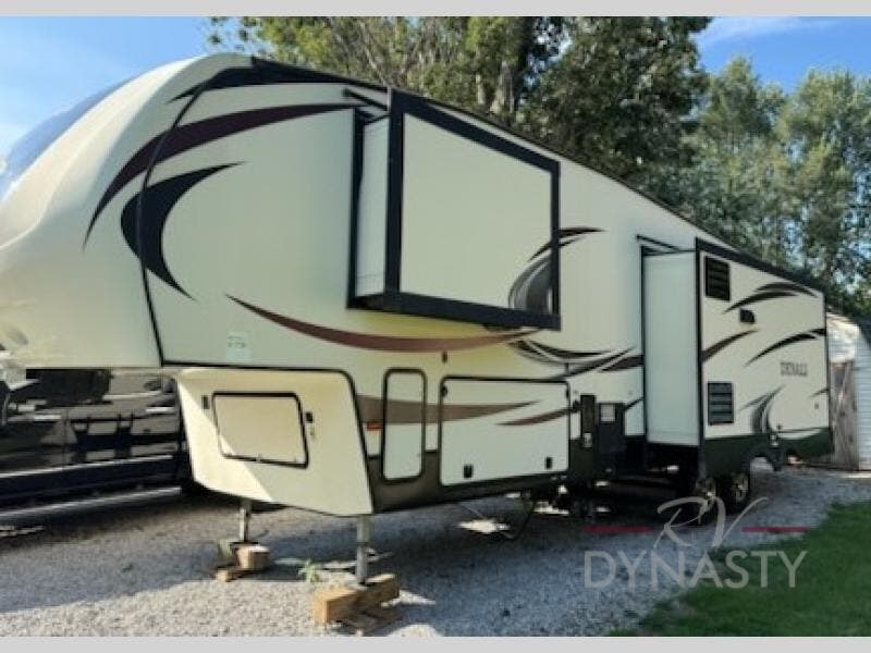 Used 2016 Dutchmen Denali 307RLS available in Bunker Hill, Indiana