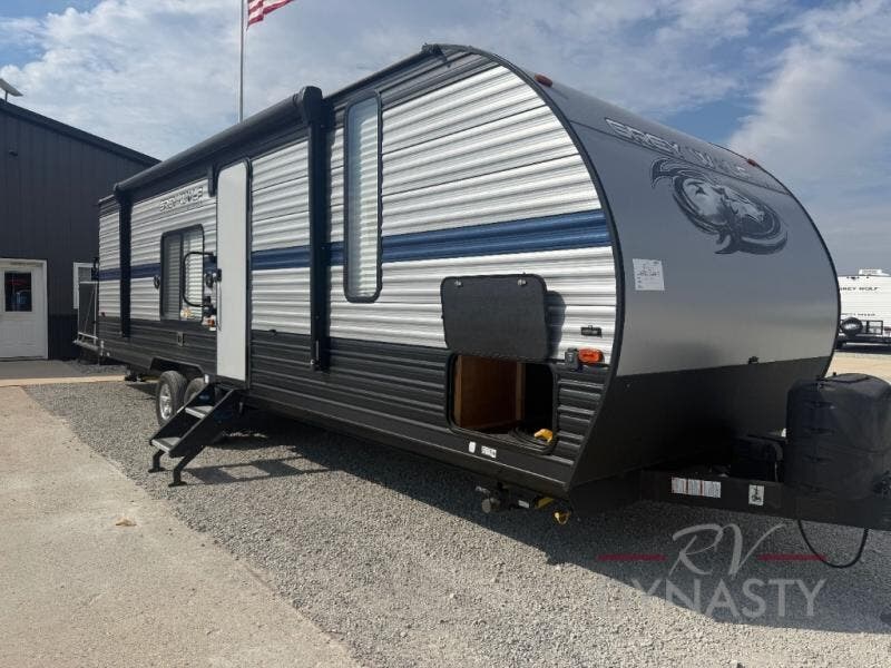 Used 2020  Forest River Cherokee Grey Wolf 26RR by Forest River from RV Dynasty in Bunker Hill, IN