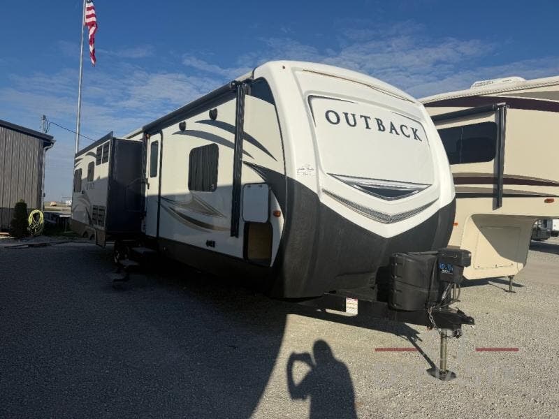 Used 2018  Keystone Outback 326RL by Keystone from RV Dynasty in Bunker Hill, IN