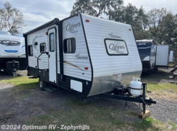 Used 2016 Coachmen Clipper Ultra-Lite 17FQ available in Zephyrhills, Florida