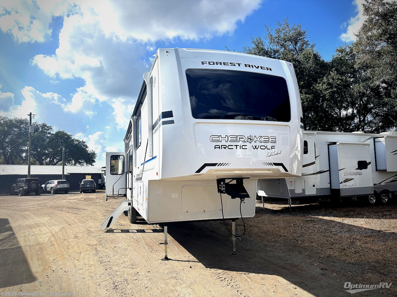 New 2026 Forest River Cherokee Arctic Wolf 38LEAH.G available in Zephyrhills, Florida