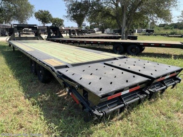 2024 RawMaxx | 8.5x32 | GN Flatbed | 2-7k Axles | Black | Maxx available in Lacy Lakeview, TX
