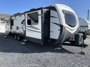 Used 2017 Keystone Outback Diamond Super-Lite 333FE available in Clayton, Delaware