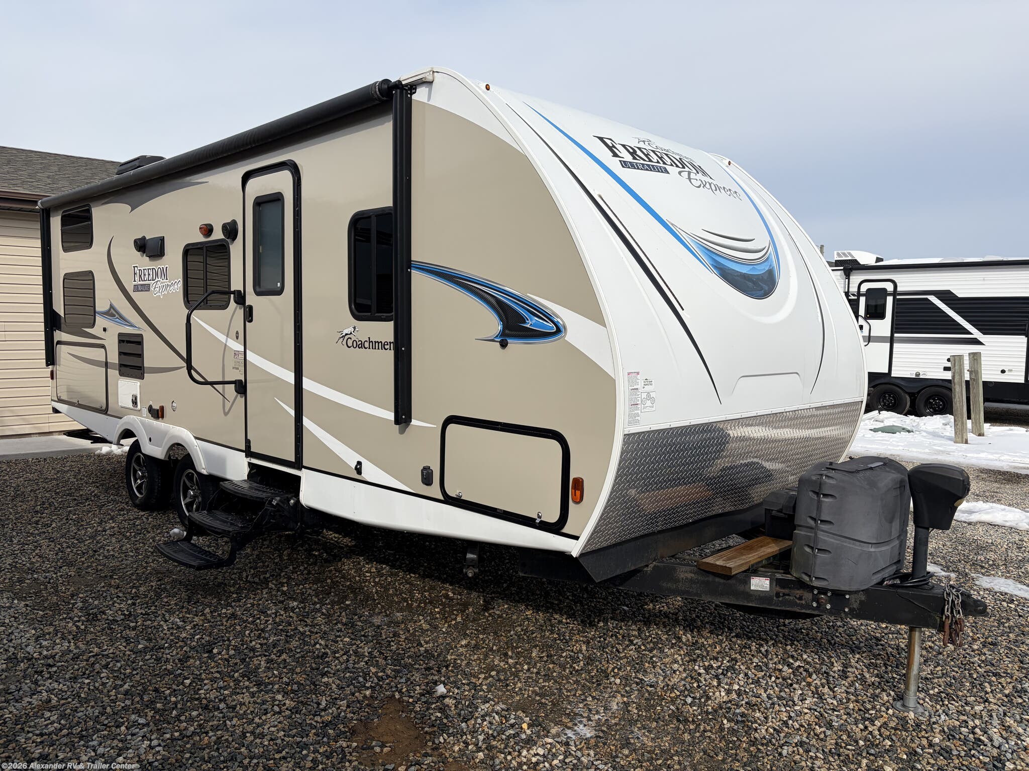 Used 2018 Coachmen Freedom Express Ultra Lite 257BHS available in Clayton, Delaware