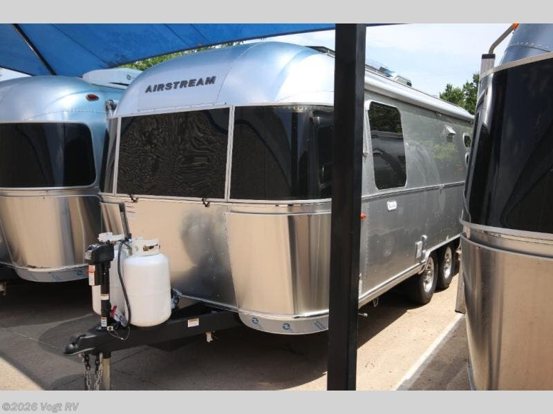 New 2026  Airstream Flying Cloud 23FBQL by Airstream from Vogt RV in Fort Worth, TX