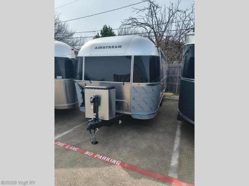 New 2026  Airstream Flying Cloud 25FB Twin by Airstream from Vogt RV in Fort Worth, TX