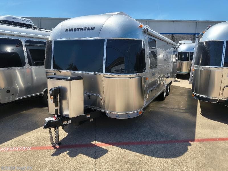 New 2027  Airstream Globetrotter 27FB Twin by Airstream from Vogt RV in Fort Worth, TX
