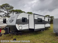 Used 2017 Palomino Puma XLE Toy Hauler 29FQC available in Melbourne, Florida