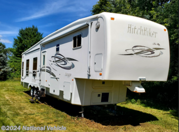 Used 2004 Nu-Wa HitchHiker Champagne 38LKTG available in Oconomowoc, Wisconsin