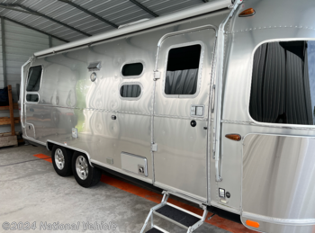 Used 2019 Airstream Flying Cloud 25RB available in Naples, Florida