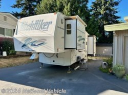Used 2001 Nu-Wa Hitchhiker Discovery 31 1/2 LKTG available in Puyallup, Washington