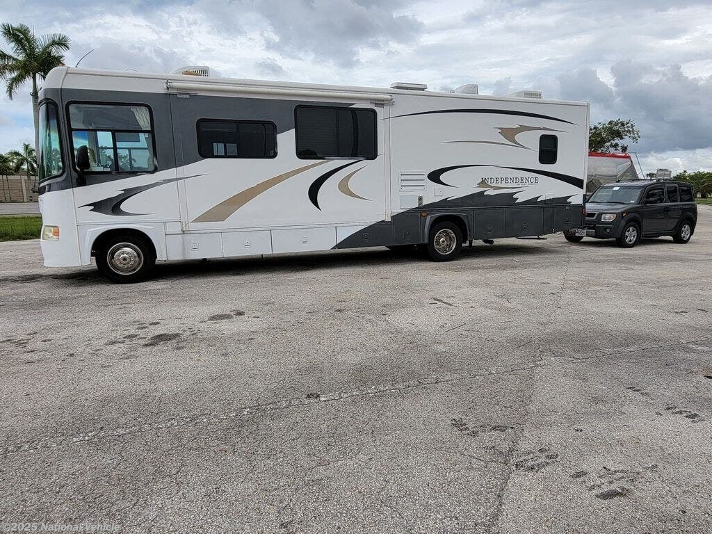 Used 2006 Gulf Stream Independence 8361 available in Marathon, Florida