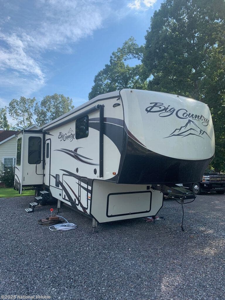 Used 2018 Heartland Big Country 3965DSS available in Prosperity, South Carolina