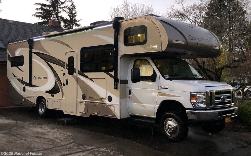 Used 2018 Thor Motor Coach Quantum WS31 available in Portland Metropolitan Area, Oregon