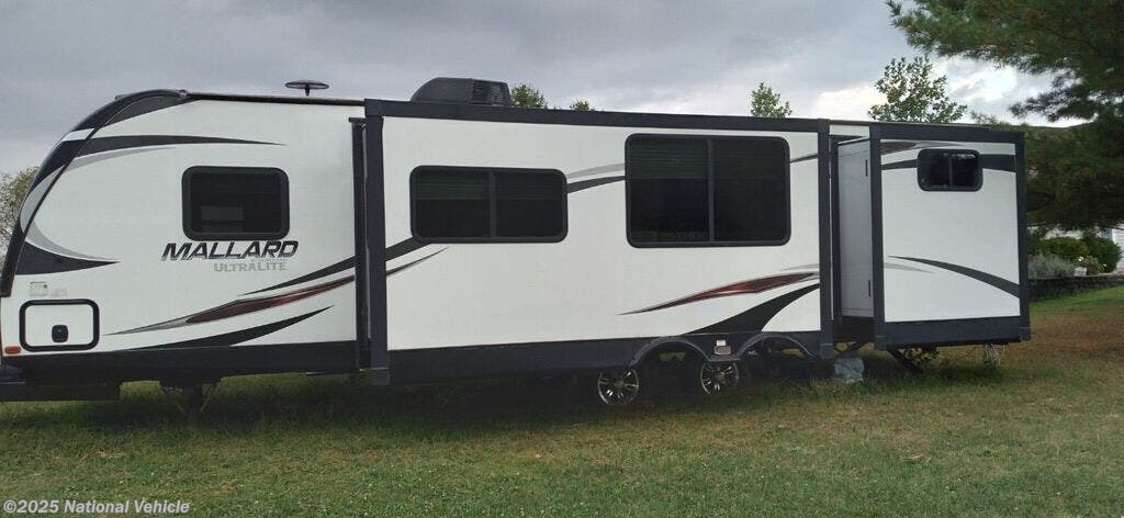 Used 2017 Heartland Mallard 32 available in Wilmington, Ohio