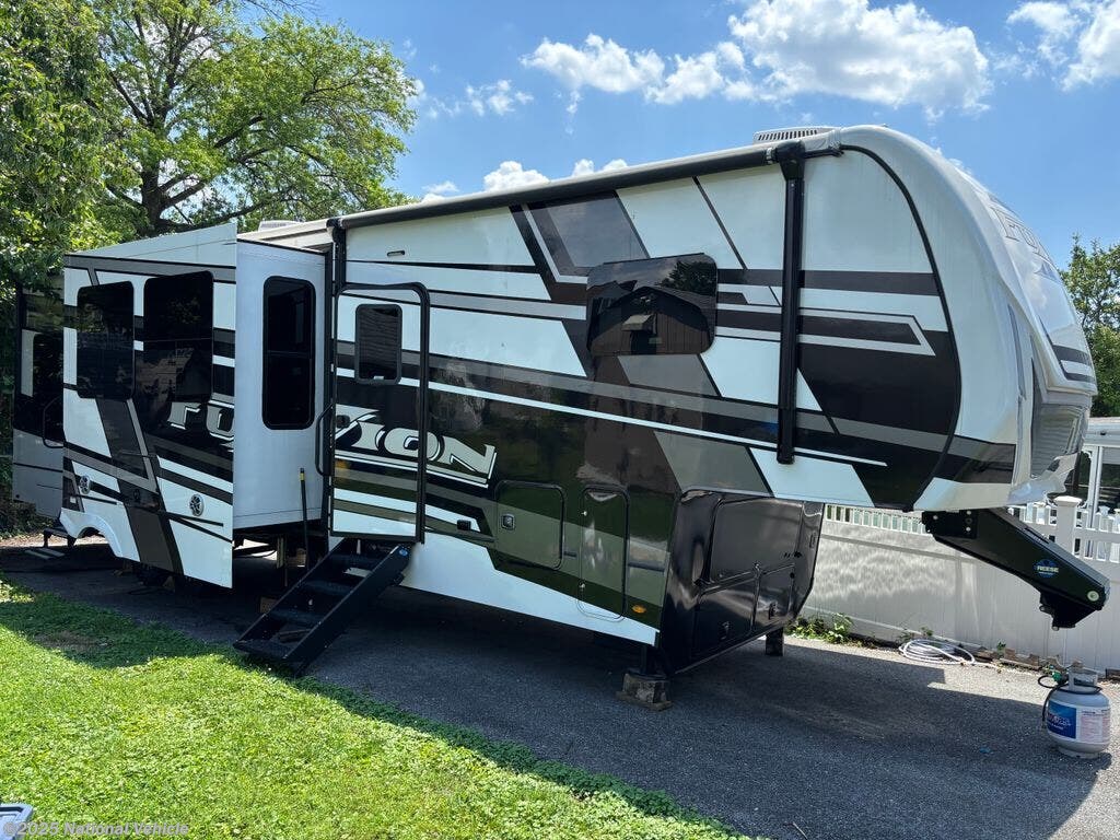 Used 2024 Keystone Fuzion 373 available in Halethorpe, Maryland