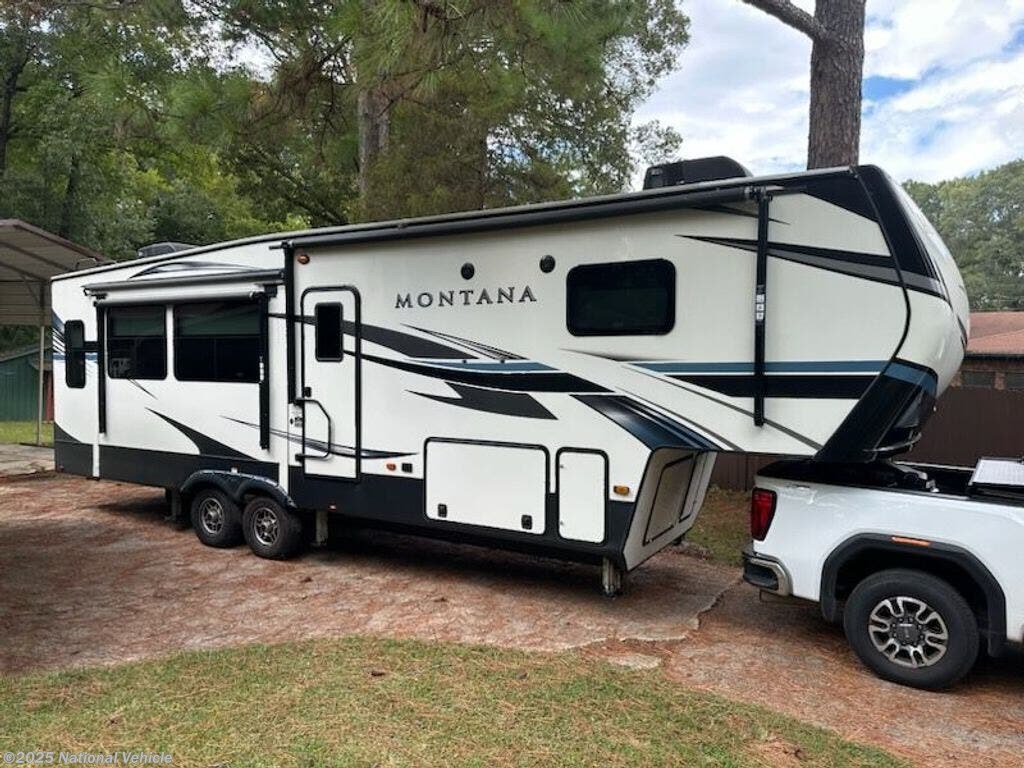 Used 2021 Keystone Montana 3121RL available in Vicksburg, Mississippi