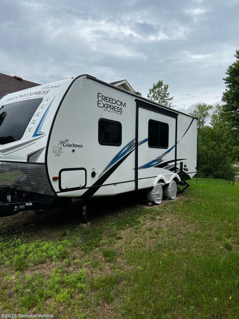 Used 2021 Coachmen Freedom Express Ultra Lite 231RBDS available in Wyoming, Minnesota