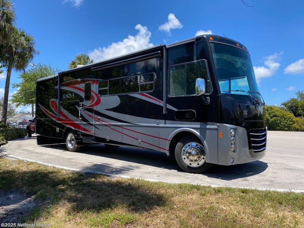 Used 2016 Itasca Sunova 33C available in Deerfield Beach, Florida