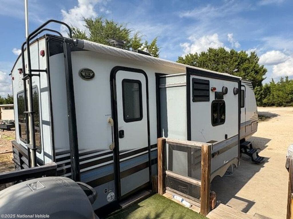 Used 2017 Forest River Surveyor 265RLDS available in Copperas Cove, Texas