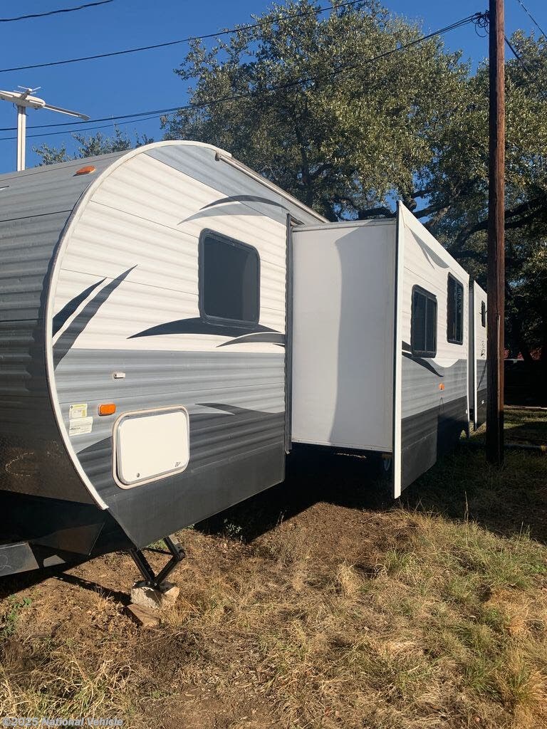 Used 2016 CrossRoads Z-1 328SB available in Austin, Texas